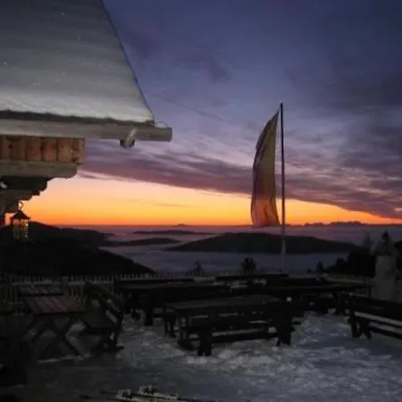Zirbenhuette Am Falkert Auf Der Heidi-alm * Hinterkoflach