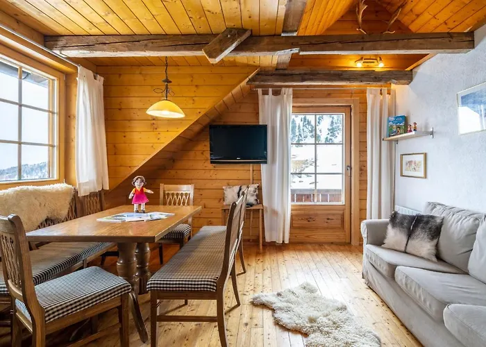 Zirbenhuette Am Falkert Auf Der Heidi-alm Apartament
